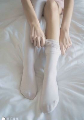 强行扒开双腿玩弄av调教视频_日韩成人在线