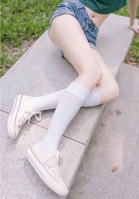 教室里调教大乳奶牛老师视频_1080P在线视频播放